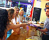  4 lesbiennes en chaleur dans un sex-shop !
