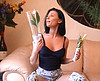 ASIATIQUE :  Justine bais�e par le p�re de sa meilleure copine