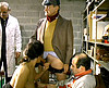  Gang bang: Tous les garagistes lui passent dessus