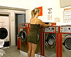  Elle se fait tirer � la laverie publique !
