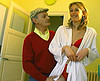  Elle baise le papy de son mec au r�veil
