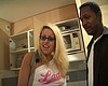  Blonde d�fonc�e par un calibre 30 cm !