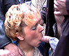 Vid�o J'offre mon �pouse � 2 hommes dans le bois image (3)