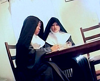  Chanceux baise 2 bonnes soeurs � l'Eglise !!