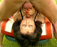Baise dans le jardin entre couple d'amis 3 FILM SEXE SALOPE ROUSSE
