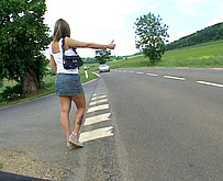  Alyson Ray fait l'auto-stoppeuse salope 