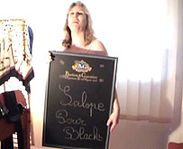  Une salope mature offerte � des blacks de banlieue 