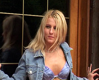  L'ouvrier muscl� sodomise une d�esse blonde