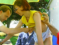 Vid� porno Son �pouse se fait ramoner par 3 de ses potes