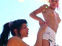 Vid� porno Angie et Nina se godent dans un jacuzzi