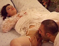 Vid� porno On filme la nuit de noce et ils gagnent un voyage!