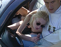 Vid� porno Exhib dans un a�roport avant de s'envoyer en l'air