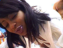 Vid� porno Le p�re et le fils d�foncent une black tr�s chaude