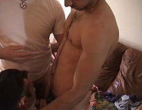 Vid� porno Un gang bang sur un de nos potes gay