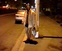 Taxi chope une cliente et la fait partouzer par
