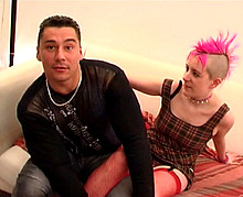 Jeune punk qui se fait baiser par mec bodybuild�