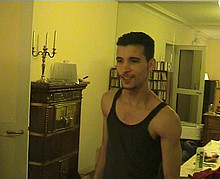 Un homme arabe se fait enculer par son pote