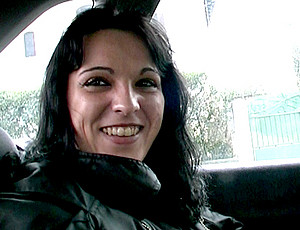 Sabrina ricci chez un jeune couple (bordeaux)