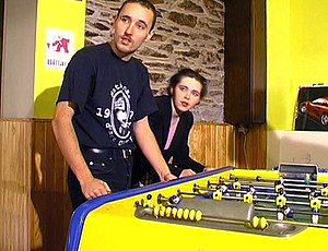 Etudiante, bourr�e, partouz�e dans un bar