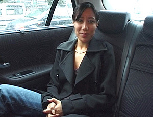 Michael baise betty, asiatique aux petits seins