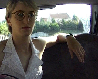  Taxi abuse de sa cliente et la file � son pote !! 
