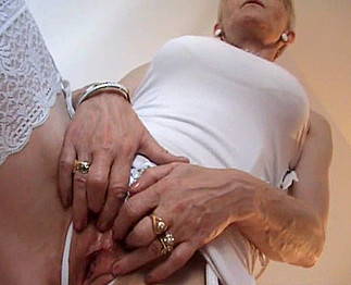 Blacks de la cit&eacute; se vident les  boules chez elle - Zlex.eu | Du sexe � volont�