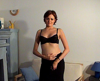 Jolie  universitaire se met un sextoy dans sa chambre - Zlex.eu | Du sexe � volont�